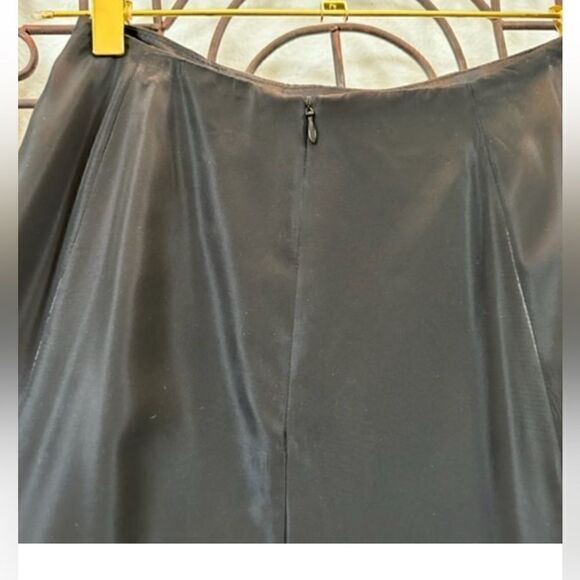 Classic elegant full length skirt. Laundry by Shelli Segal. Vintage Classic! - Picture 4 of 7